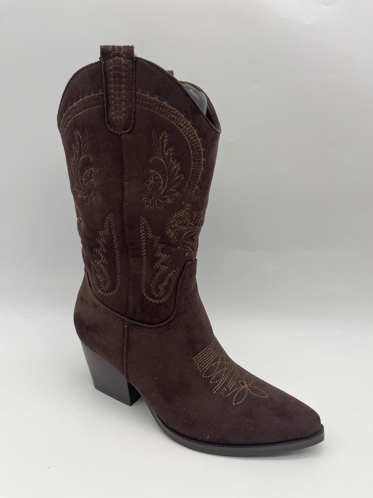 Women’s Western Boots with Embroidered Details