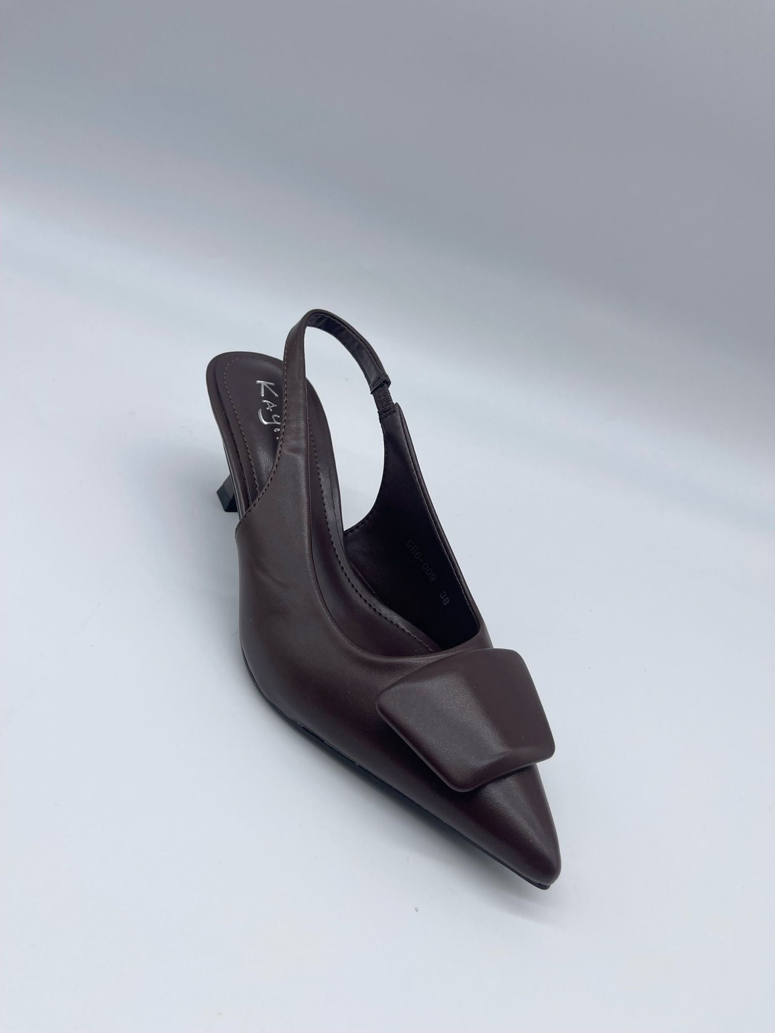 Pointed-Toe Slingback Heel